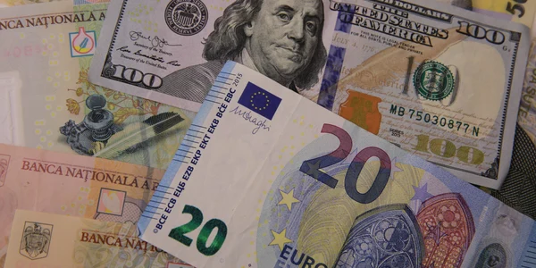 Euro dolari lei bancnote bani FOTO Shutterstock jpg