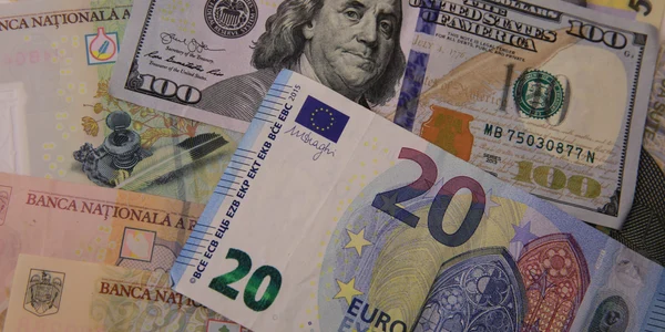 Euro dolari lei bancnote bani FOTO Shutterstock jpg