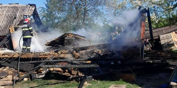 incendiu Suceava FOTO ISU Suceava jpg