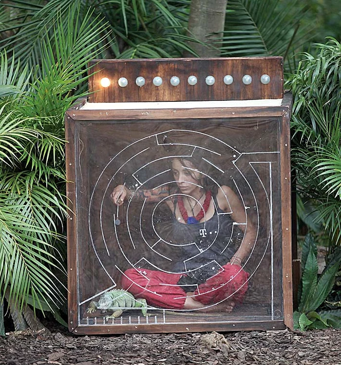 În junglă, Ruby a stat închisă într-o cutie, fiind la un pas de leşin