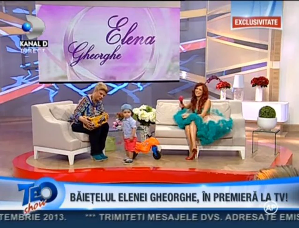 Elena Gheorghe l-a adus pe fiul ei în premieră în platoul unei emisiuni de televiziune (captură: Kanal D)