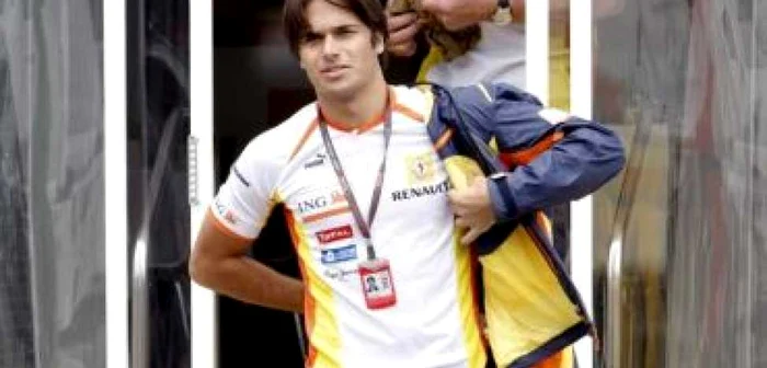 Nelson Piquet jr. îl acuză pe Briatore că i-a transformat viaţa în coşmar