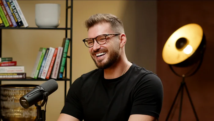 Bogdan Vlădău lansează podcastul „Aparență și Esență” / Foto: Click!