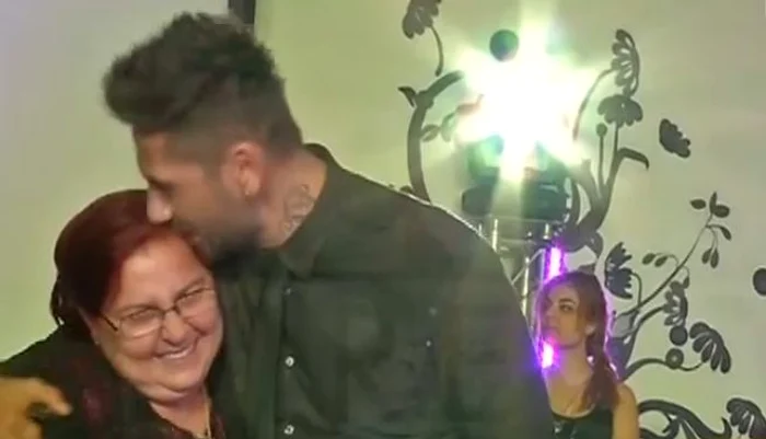 Connect-R a plâns când Pepe a cântat melodia «Mama mea»