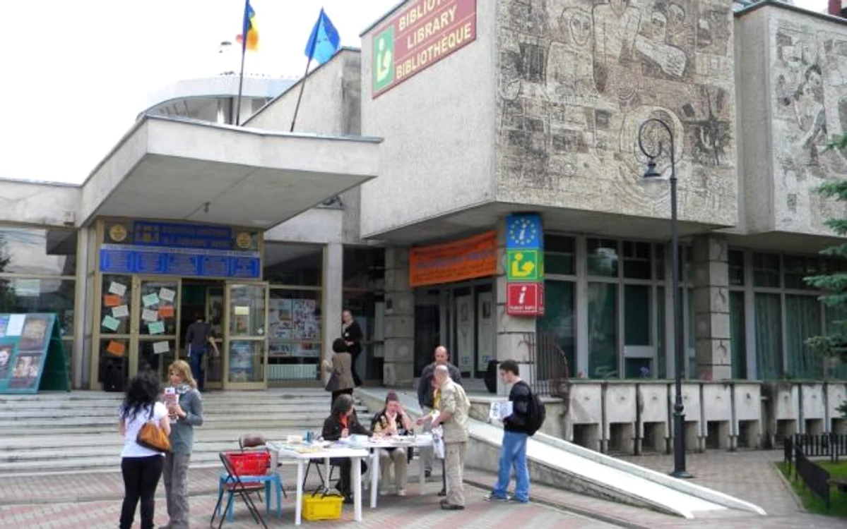 Biblioteca din Piatra Neamţ poartă numele unui ilustru cărturar. FOTO: facebook