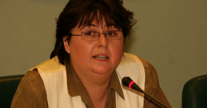 Alina Mungiu: "Pe cei de la USL îi ţine împreună un singur lucru: Băsescu"