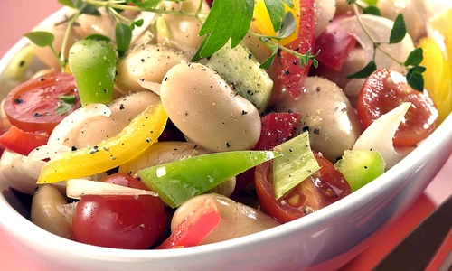 salata de fasole cu legume jpeg