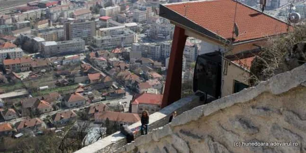 cetatea devei