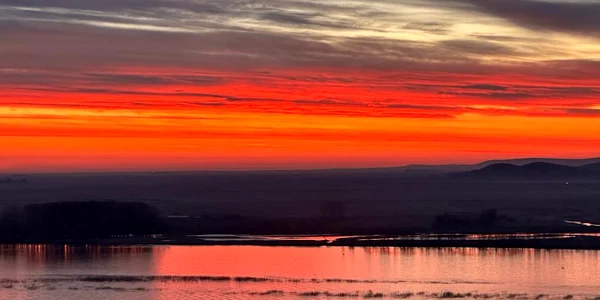 Joc de lumini spectaculos pe Dunăre, la Galați FOTO: P. Tudorache