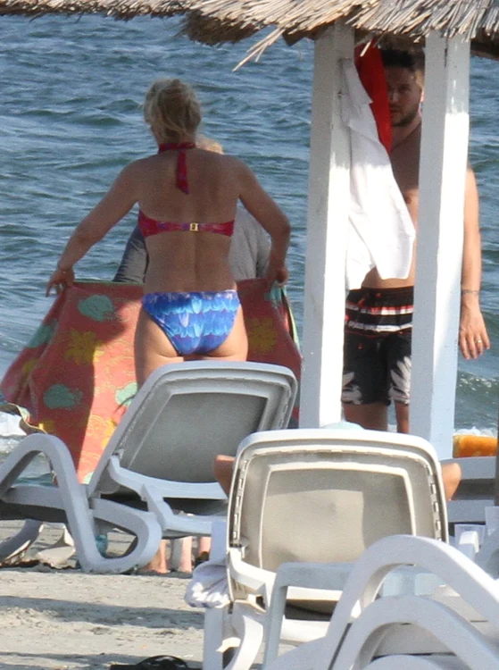 Ramona, soția lui Jorge, a făcut furori pe plajă la Mamaia