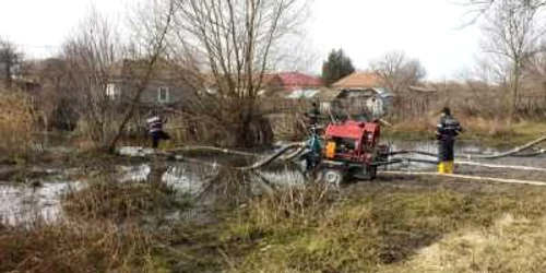 case inundate la crivina-mehedinţi FOTO Corina Macavei 