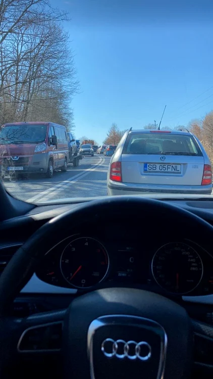 Accident la Hula Bradului în judeţul Sibiu pe DN 1 Foto Info trafic jud Sibiu