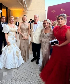 Camelia Șucu, alături de Prințul Albert și Prințesa Charlene la Balul Crucii Roșii de la Monaco. FOTO: Facebook