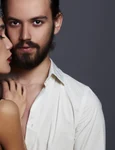 barbat cu barbă  Shutterstock jpg