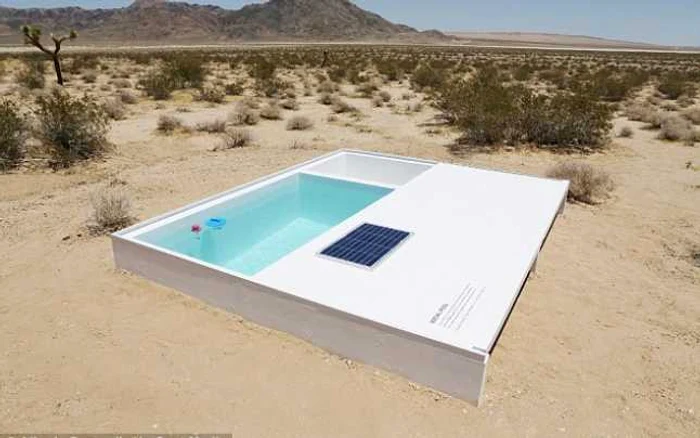 piscina desert
