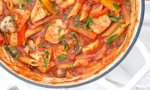 paste cu pui si ciuperci in sos de rosii 580x400 0 jpeg