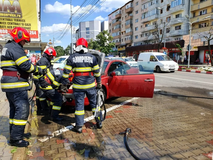 incendiu focsani masina