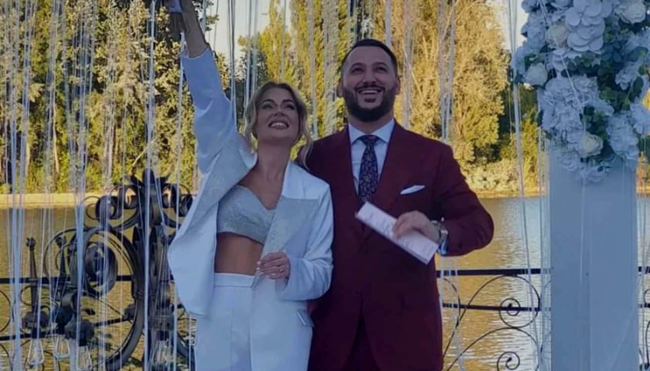 Sensy și Valentin la cununia civilă / foto: Instagram