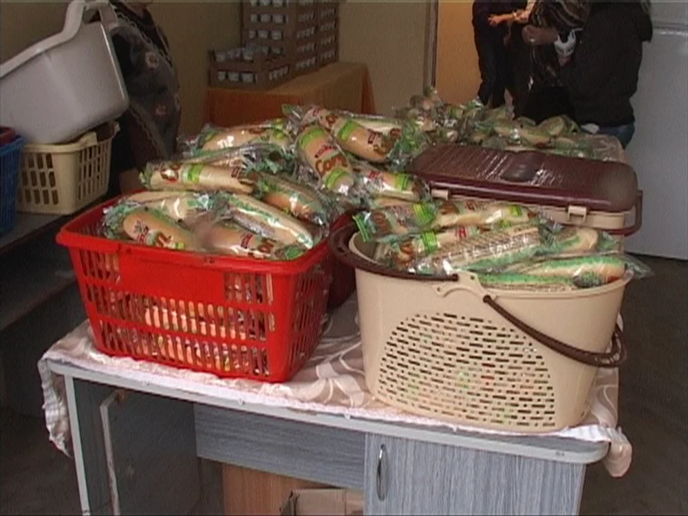 Elevii din peste 700 de unităţi de învăţământ au primit deja pacheţelele cu corn şi lapte