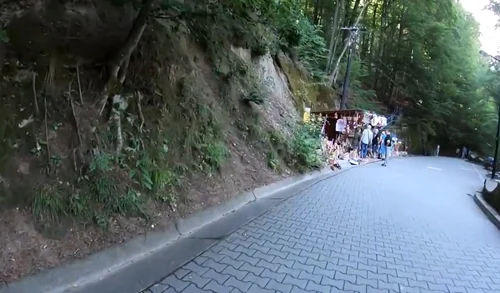 Aleea izvoarelor de aur de la Băile Olăneşti - Vâlcea Foto Adevărul - DMS