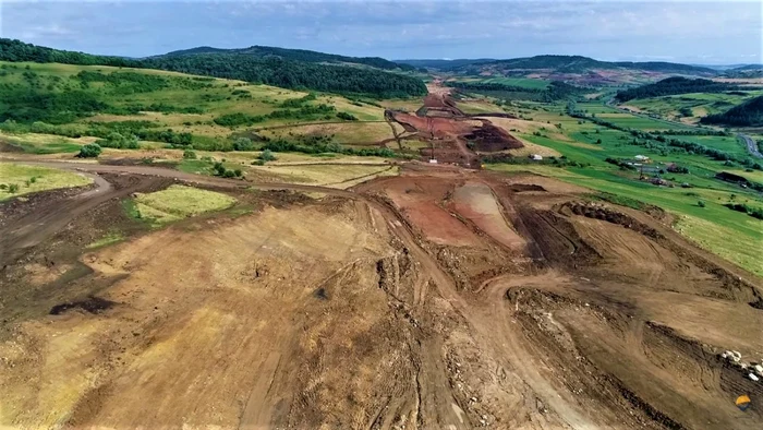 Tronsonul de 30 de kilometri dintre Nădăşelu şi Zimbor ar trebui finalizat în 2023. FOTO: Asociaţia Pro Infrastructura