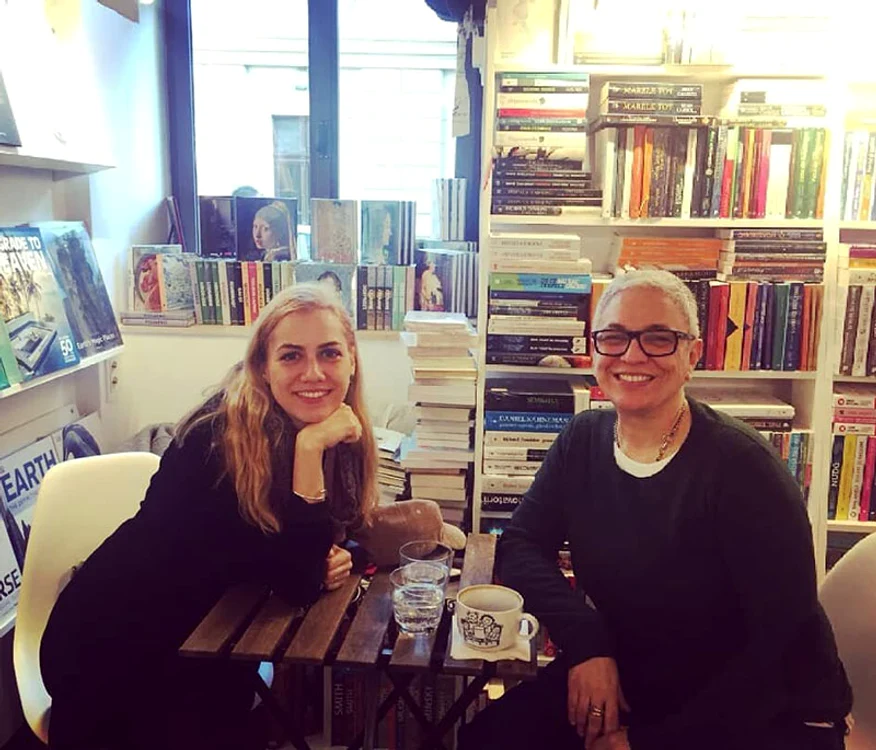 „Lectura nu e niciodată pasivă, e acțiune politică“ – interviu cu artista Dora GARCÍA jpeg