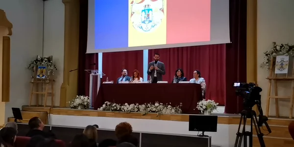 Principele Nicolae povestește cum a condus pentru prima dată un jeep de colecție al bunicului său regele Mihai I mp4 thumbnail png