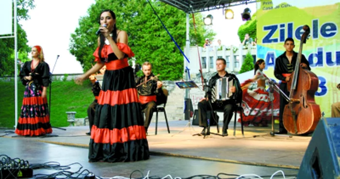 Arad: ORAŞUL PE SCURT / „Da Liuba”,  succes la Avignon