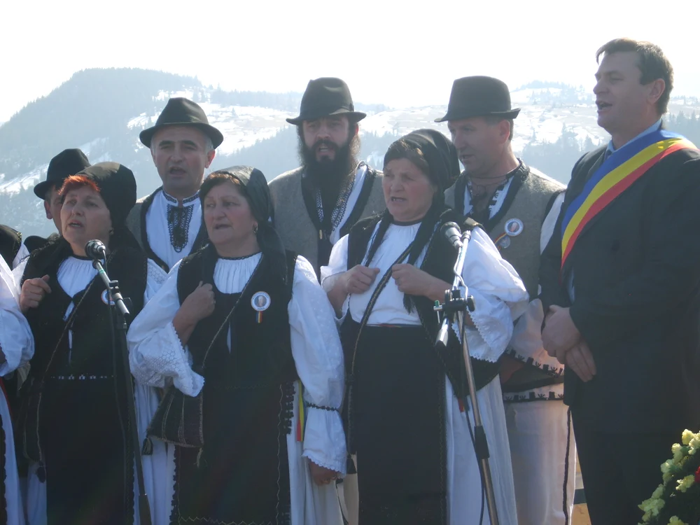 Primarul, Dîmbul lui Gîf şi horenii jpeg