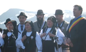 Primarul, Dîmbul lui Gîf şi horenii jpeg