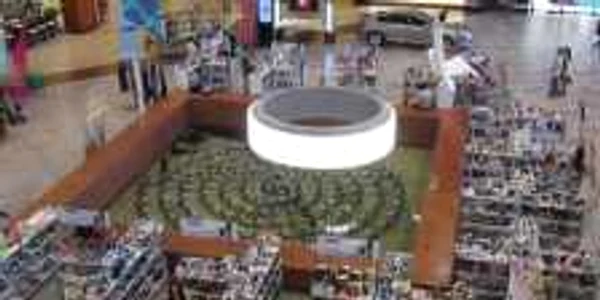 Bookland a făcut deja turul mall-urilor din țară. Foto book-land.ro