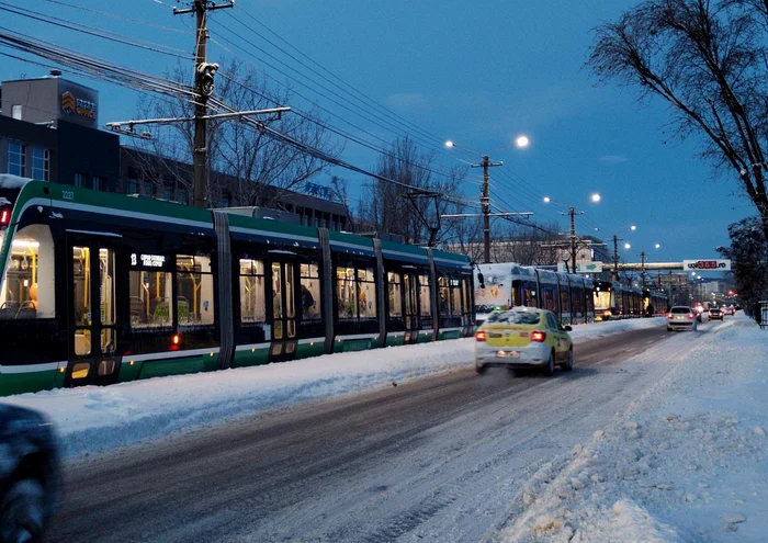 Tramvaie blocate din cauza zăpezii în Iaşi SURSĂ Facebook RadioHit