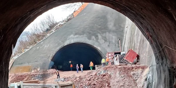 tuneluri feroviare construite pe valea muresului foto asociatia pro infrastructura