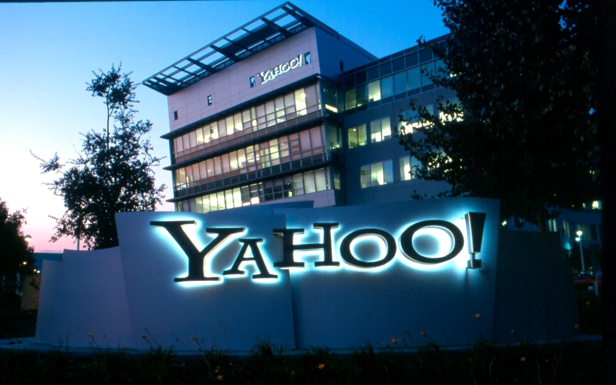Yahoo a avut probleme cu hackerii în 2012.
