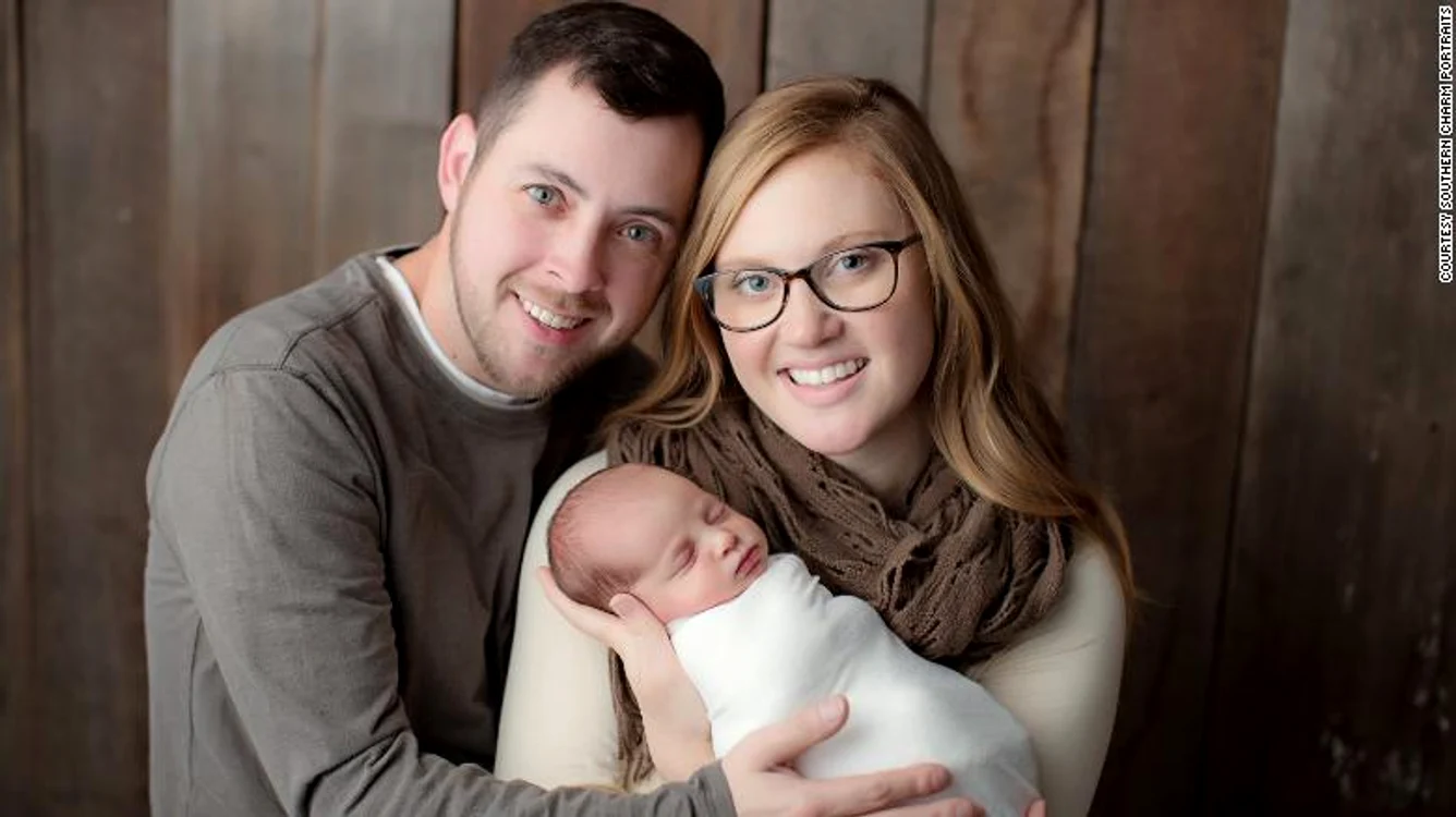 
    Familia Gibson a devenit completă după ce Emma a venit pe lume Foto: edition.cnn.com  