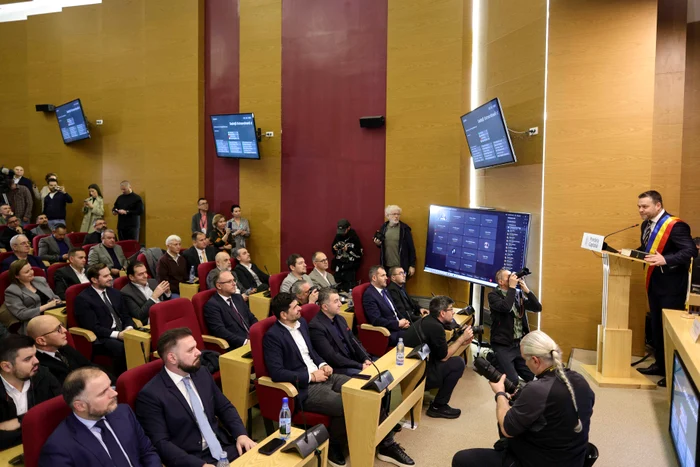 Ciprian Ciucu în ședința Consiliului General. FOTO: Inquam Photos / Octav Ganea