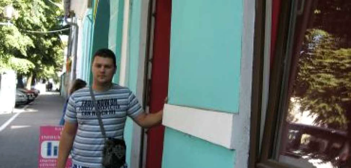 Bistriţa: Bate vântul prin magazinele de haine