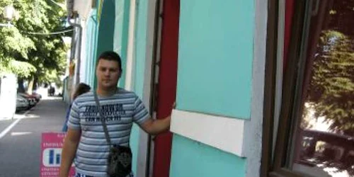 Bistriţa: Bate vântul prin magazinele de haine