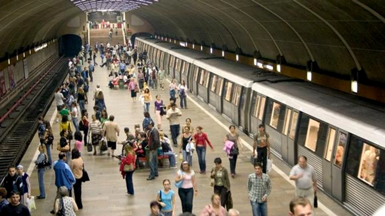 
    Reprezentanţii Metrorex au anunţat că există defecţiuni tehnice  