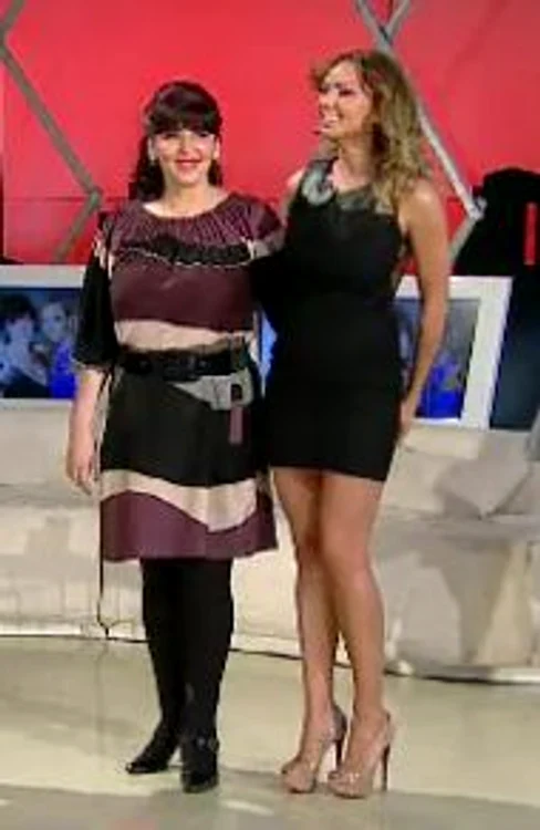 Deşi sunt mamă şi fiică, Roxana şi Liliana par mai degrabă două surori (captură: Acasă TV)