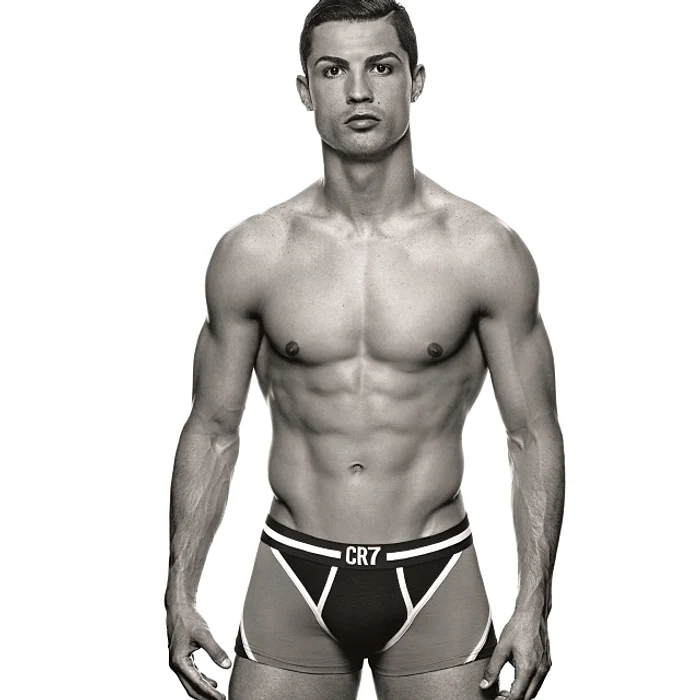 
    Jenson Button face parte din categoria cei mai sexy sportivi  foto: facebook  