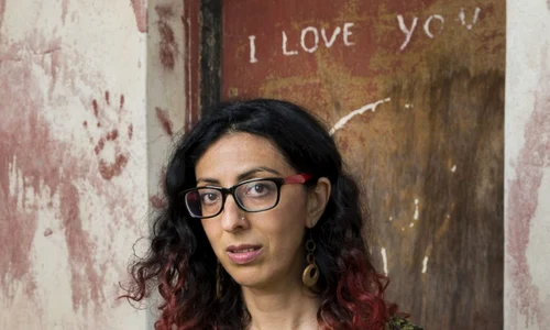 „Pentru mine, «acasă» este coala de hîrtie, nu limba” – interviu cu scriitoarea Ayelet TSABARI jpeg