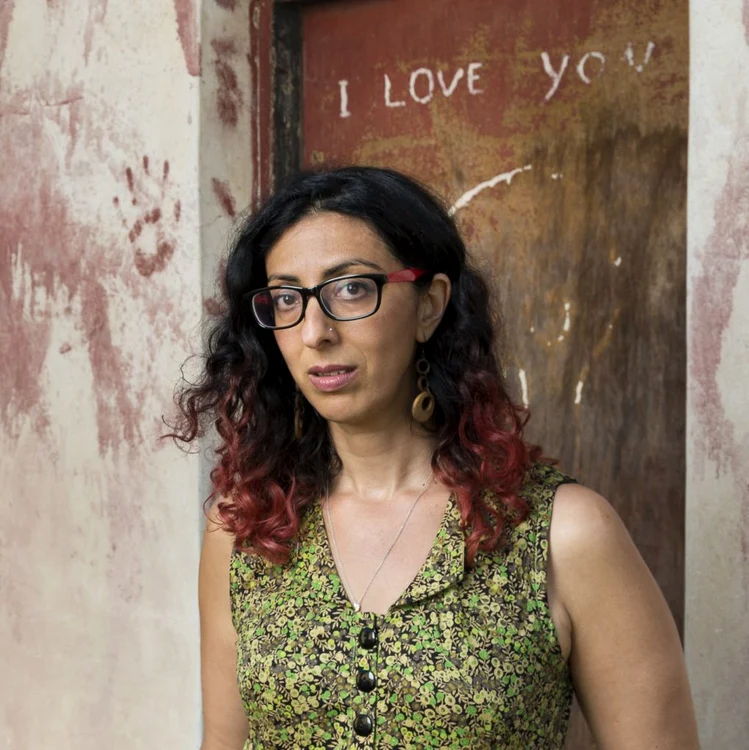 „Pentru mine, «acasă» este coala de hîrtie, nu limba” – interviu cu scriitoarea Ayelet TSABARI jpeg