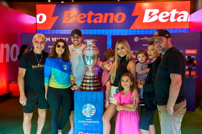 Betano a adus trofeul CONMEBOL Copa América™️ 2024 la Rio de Janeiro și São Paulo în Brazilia