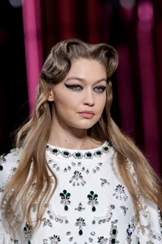 2 gigi hadid 1 jpg jpeg