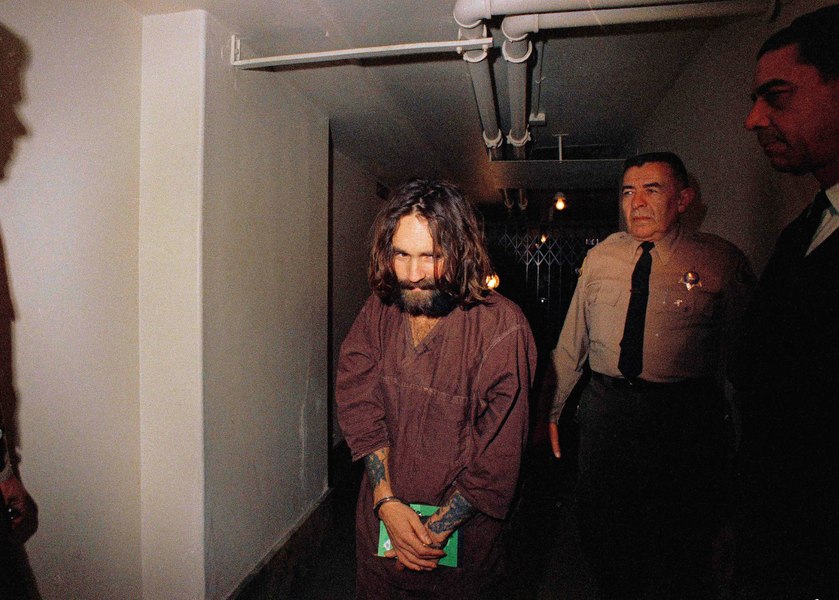 O adeptă a lui Charles Manson, unul dintre cei mai cunoscuți criminali din SUA, aproape de libertate după 53 de ani de închisoare