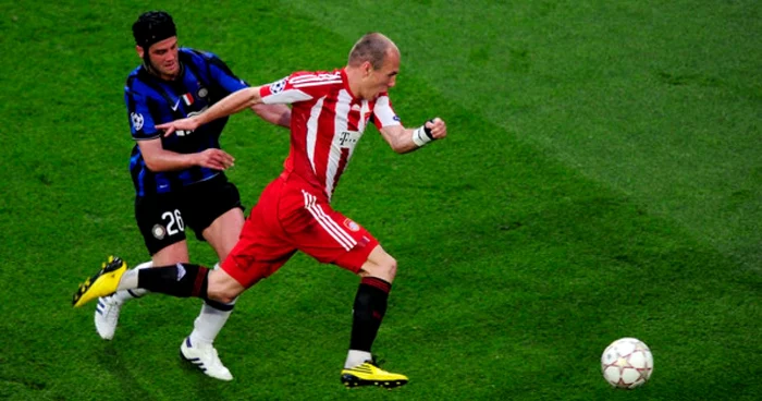 Arjen Robbe, în duel cu Chivu în finala Ligii Campionilor din 2010