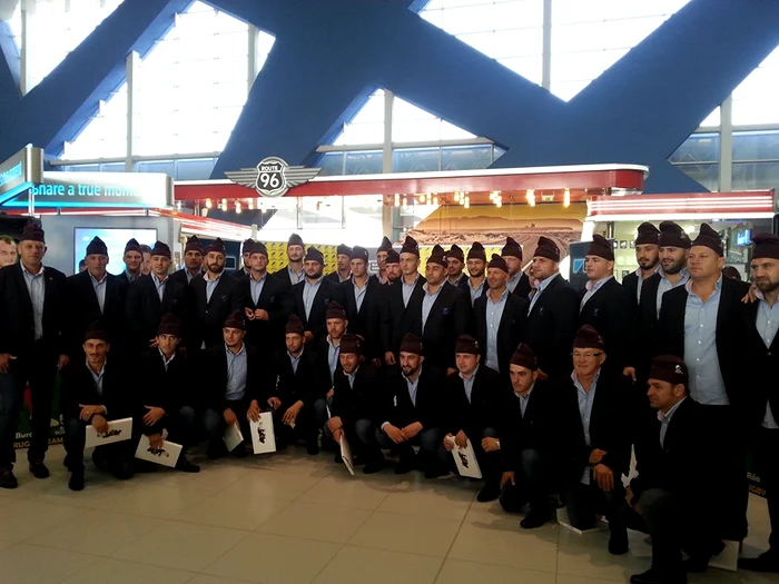 Rugbiștii au primit cadou căciuli dacice