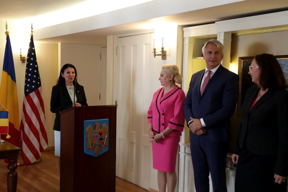 O parte a delegaţiei care a însoţit-o pe Dăncilă în SUA. FOTO gov.ro