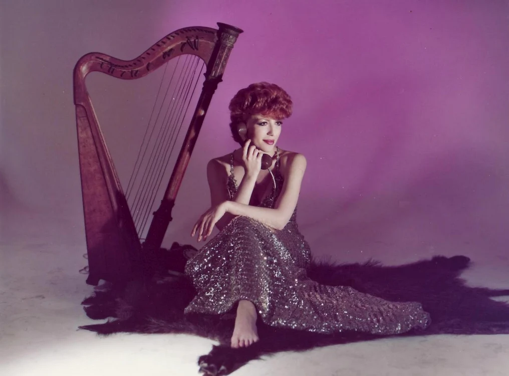 Corina Chiriac, ședință foto pentru coperta unui album muzical Electrecord (1986)
